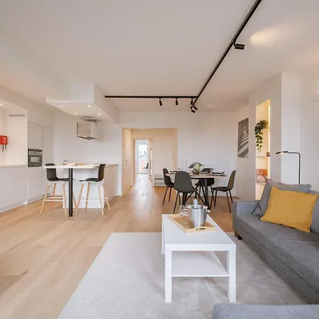 Huswell - Trendy Near The Coastline Apartment *