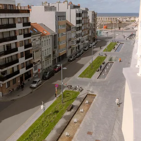 Huswell - Trendy Near The Coastline