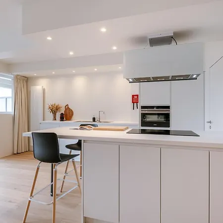 Appartement Trendy Dicht Bij De Kust Ostende